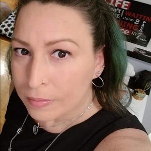 Meet your Posher, Shirley